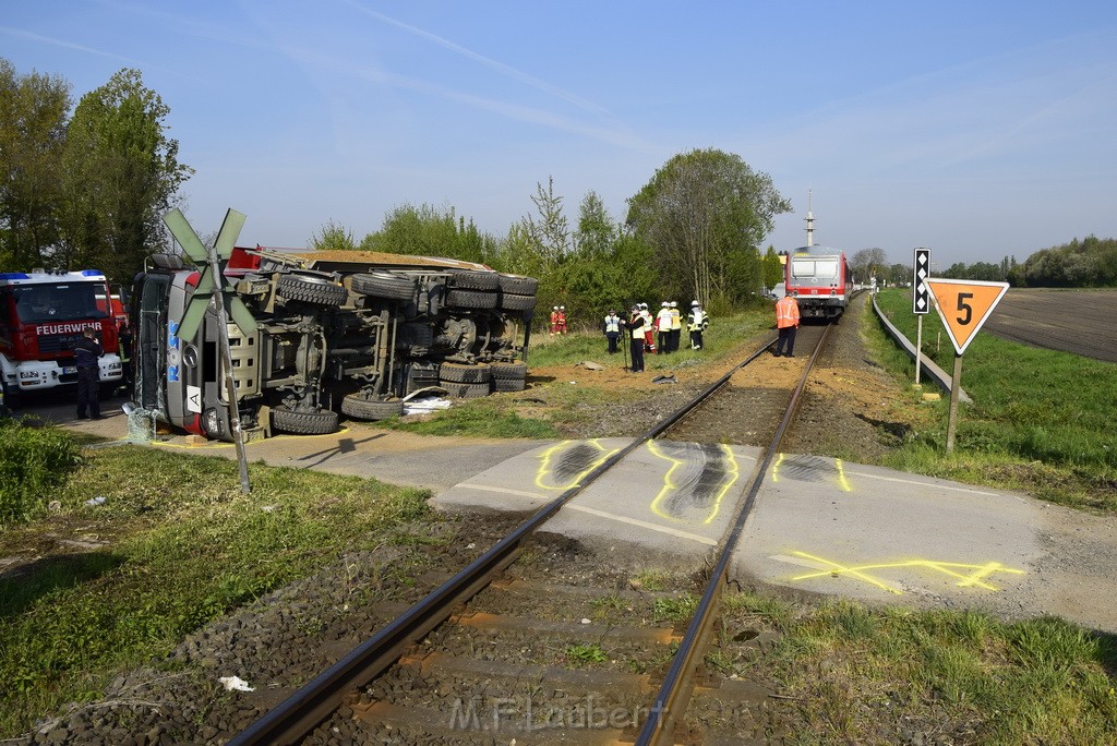 Schwerer VU LKW Zug Bergheim Kenten Koelnerstr P109.JPG - Miklos Laubert